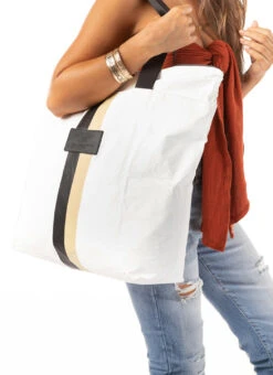 ALOHA Le Voyageur Day Tripper Beach Tote